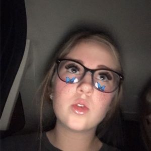 Meet your Posher, Olivia